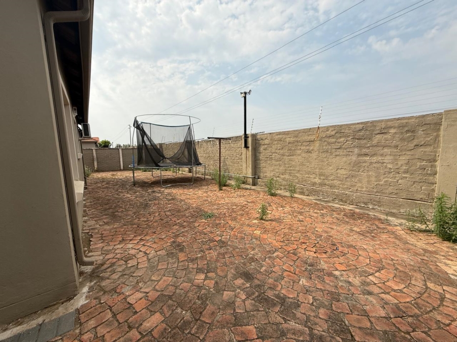 3 Bedroom Property for Sale in Waterkloof North West